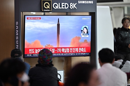 Triều Tiên phóng thêm tên lửa đạn đạo